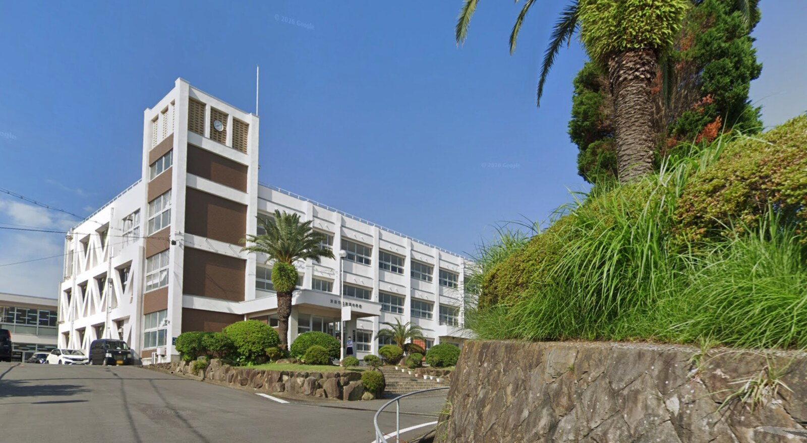 東浦中学校の校舎風景